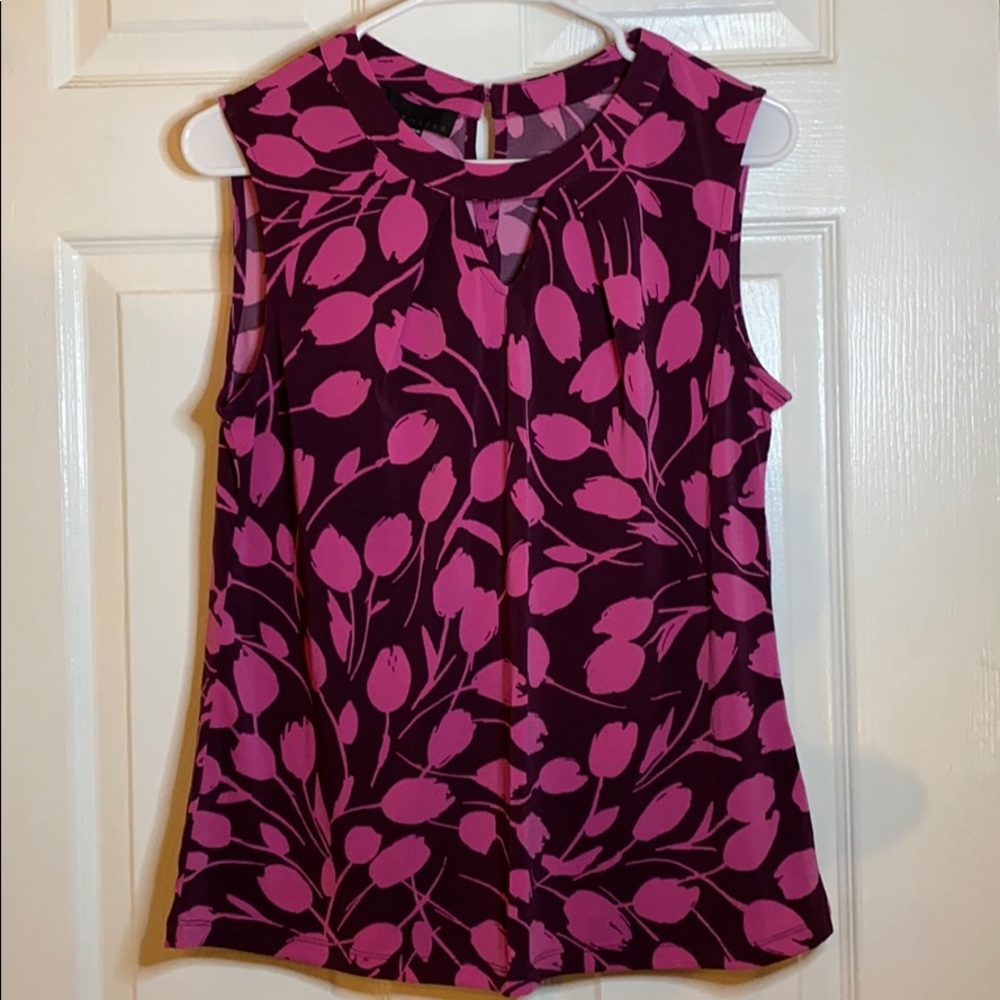 Sleeveless blouse